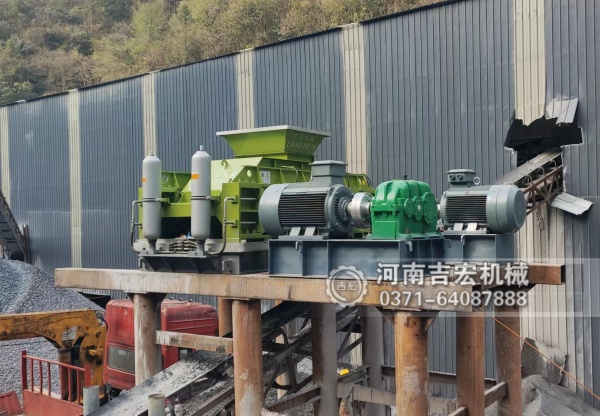 褐煤雙齒輥破碎機(jī) vs 錘式破碎機(jī)：破碎效率、能耗與維護(hù)成本對比！
