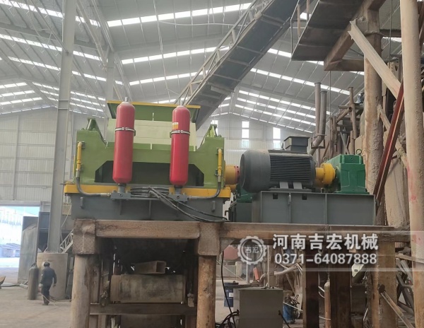 粒度精準(zhǔn)控制：金尾礦對輥破碎機(jī)如何實(shí)現(xiàn)高效回收的“關(guān)鍵一步”！